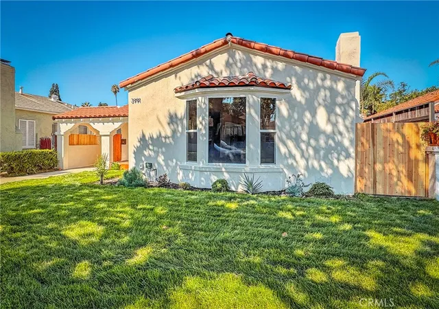 Photo 4 of Single family home for sale at 3991 Hubert Ave, Los Angeles, CA 90008 | MLS# DW25281007 | Listing updated on 2026-09-16