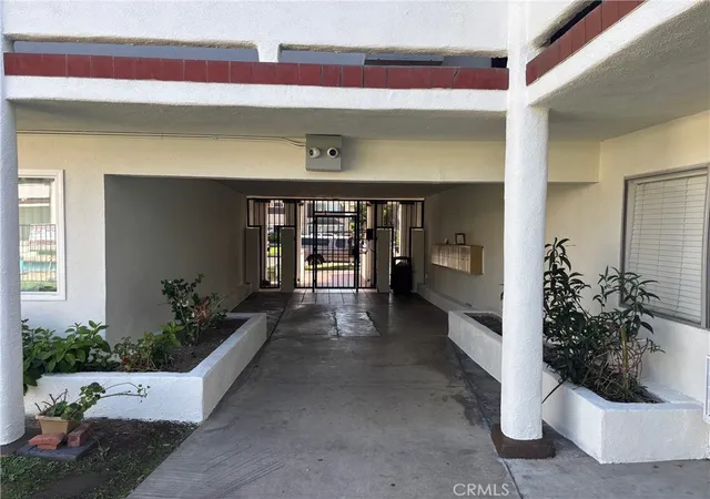 Listing Photo 5 - Condo for sale in building located at 1521 E Canfield, Anaheim, CA 92805