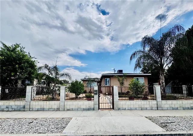Photo 1 of Sale Pending at 10152 Stanwin, Arleta, CA 91331 | MLS# SR26009323 | Listing updated on 2026-09-14