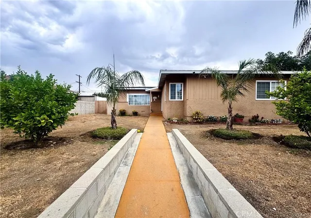 Photo 3 of Sale Pending at 10152 Stanwin, Arleta, CA 91331 | MLS# SR26009323 | Listing updated on 2026-09-14