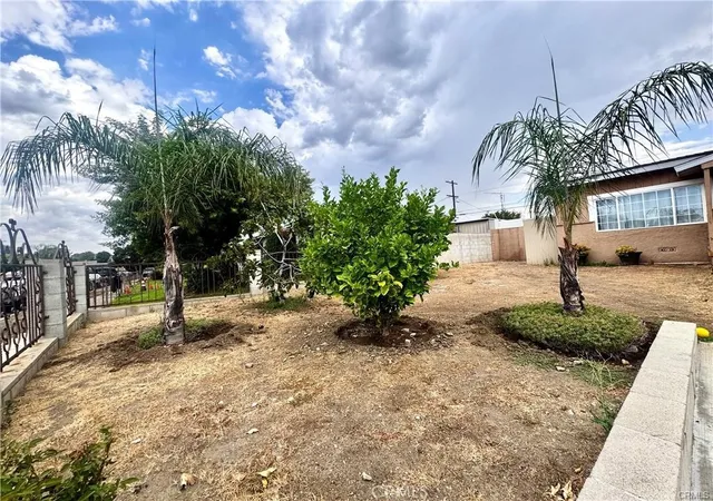 Photo 4 of Sale Pending at 10152 Stanwin, Arleta, CA 91331 | MLS# SR26009323 | Listing updated on 2026-09-14