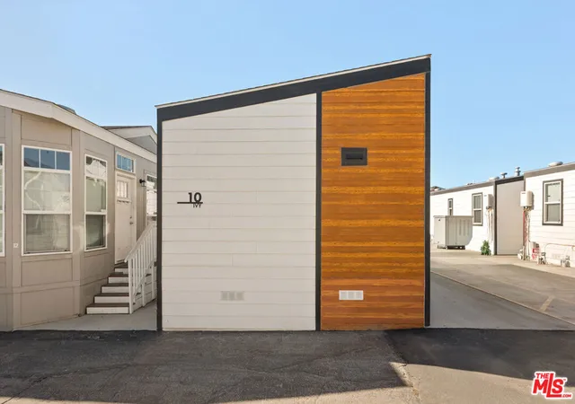 Photo 3 of Manufactured home for sale at 8250 Lankershim Blvd #130, North Hollywood, CA 91605 | MLS# 26640825 | Listing updated on 2026-09-15