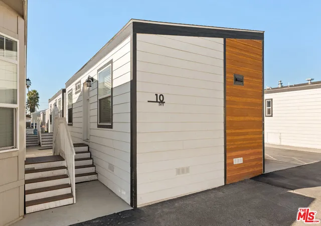 Photo 3 of Manufactured home for sale at 8250 Lankershim Blvd #130, North Hollywood, CA 91605 | MLS# 26640825 | Listing updated on 2026-09-15