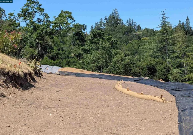 Photo 3 of Land for sale at 13 St James Ct, Orinda, CA 94563 | MLS# 41121819 | Listing updated on 2026-09-14
