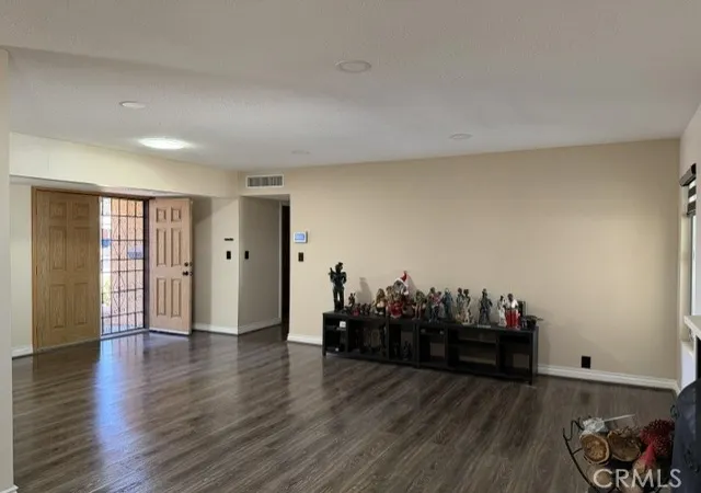 Photo 2 of Single family home for sale at 1517 De Anza St, Barstow, CA 92311 | MLS# HD26023958 | Listing updated on 2026-09-14