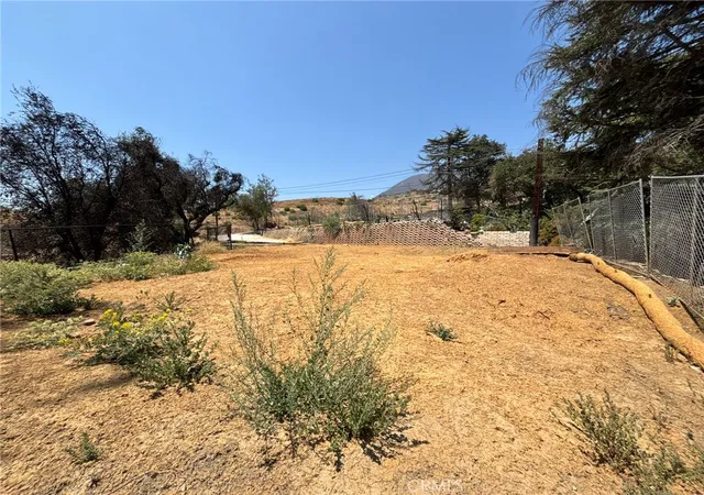 Photo 3 of Sale Pending at 3696 Chaney, Altadena, CA 91001 | MLS# RS26027145 | Listing updated on 2026-09-15