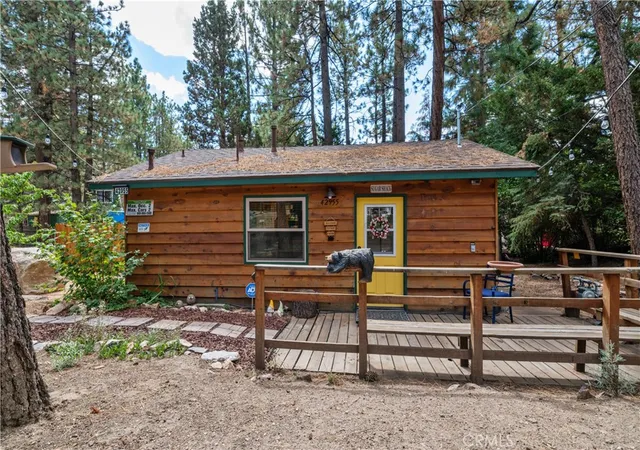 Photo 3 of Single family home for sale at 42955 Encino, Big Bear Lake, CA 92315 | MLS# PW26028173 | Listing updated on 2026-09-15