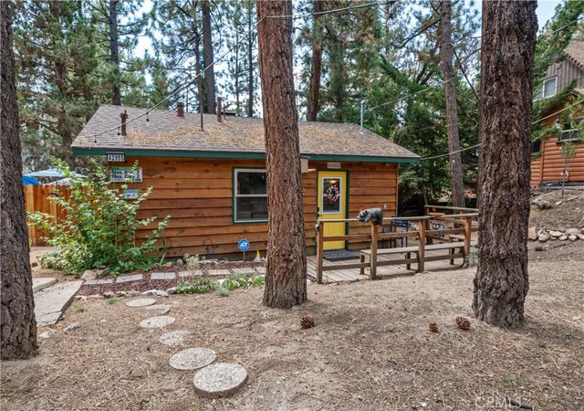 Photo 3 of Single family home for sale at 42955 Encino, Big Bear Lake, CA 92315 | MLS# PW26028173 | Listing updated on 2026-10-05