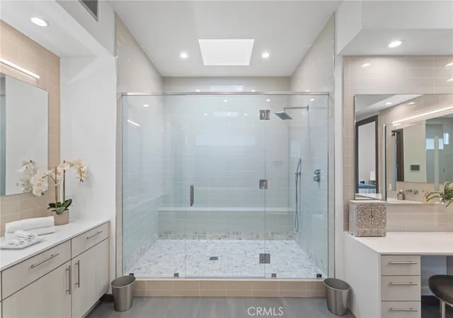 Photo 3 of Single family home for sale at 15641 Meadowgate, Encino, CA 91436 | MLS# SR26032517 | Listing updated on 2026-09-15