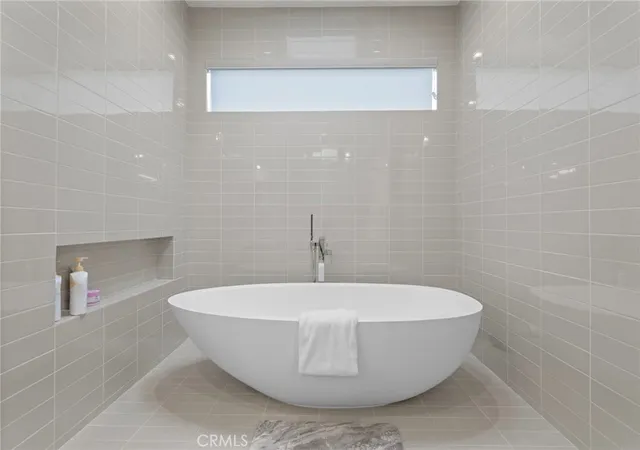 Photo 4 of Single family home for sale at 15641 Meadowgate, Encino, CA 91436 | MLS# SR26032517 | Listing updated on 2026-09-15