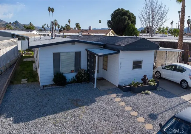 Photo 2 of Sale Pending at 371 Santa Clara Cir, Hemet, CA 92543 | MLS# IV26035279 | Listing updated on 2026-09-15