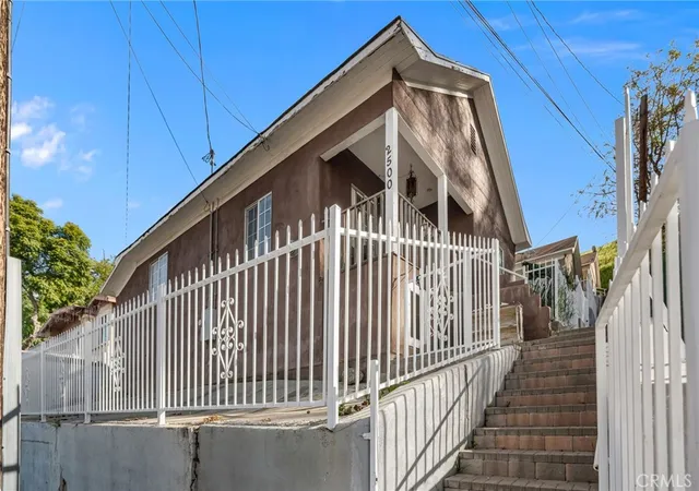 Listing Photo 5 - Condo for sale in building located at 2500 Lincoln Park Ave, Los Angeles, CA 90031
