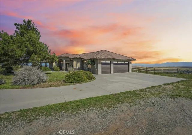 Photo 3 of Single family home for sale at 40000 Valle Vista, Murrieta, CA 92562 | MLS# OC26042500 | Listing updated on 2026-09-14
