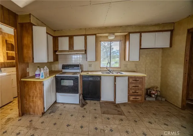 Photo 3 of Manufactured home for sale at 50216 255th West, Lancaster, CA 93536 | MLS# SR26045155 | Listing updated on 2026-10-06