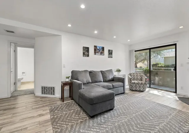 Listing Photo 5 - Condo for sale in building located at 1751 Braddock Ct, San Jose, CA 95125