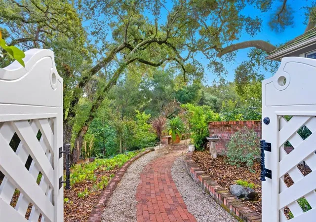 Photo 4 of Sale Pending at 120 Oak Meadow Dr, Los Gatos, CA 95032 | MLS# ML82036838 | Listing updated on 2026-09-14