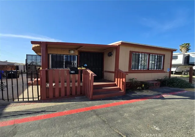 Photo 3 of Manufactured home for sale at 3319 Avalon #26 St, Jurupa Valley, CA 92509 | MLS# CV26050046 | Listing updated on 2026-09-14