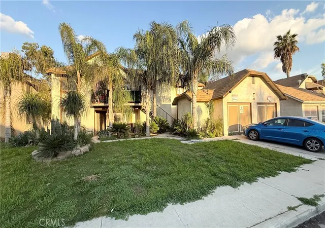 Listing Photo 4 - Condo for sale in building located at 2712 Morin Ct, Bakersfield, CA 93304