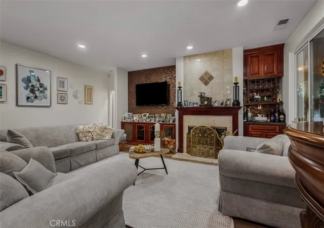 Photo 4 of Single family home for sale at 106 East 36th, Long Beach, CA 90807 | MLS# DW26043915 | Listing updated on 2026-09-15