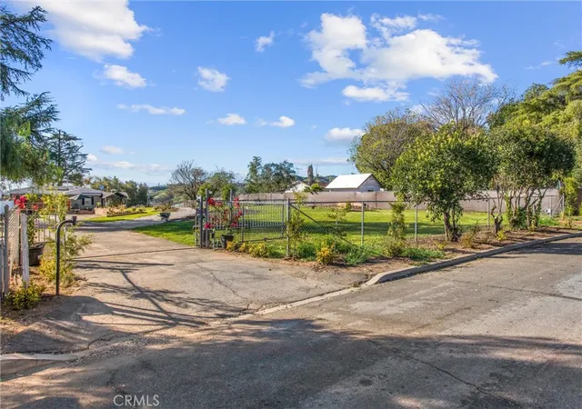 Listing Photo 4 - Condo for sale in building located at 33574 Washington Dr, Yucaipa, CA 92399