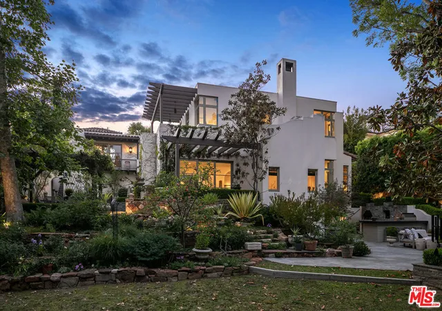 Photo 2 of Single family home for sale at 850 Muskingum Ave, Pacific Palisades, CA 90272 | MLS# 26661903 | Listing updated on 2026-10-06