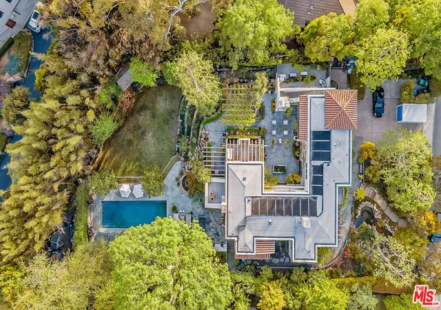 Photo 3 of Single family home for sale at 850 Muskingum Ave, Pacific Palisades, CA 90272 | MLS# 26661903 | Listing updated on 2026-10-06
