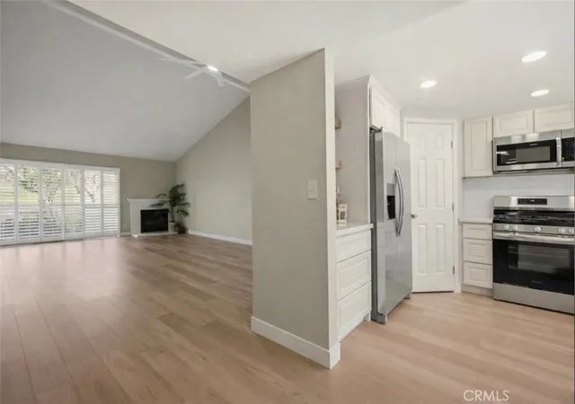 Listing Photo 5 - Condo for sale in building located at 1015 Pebble Bch, Upland, CA 91784