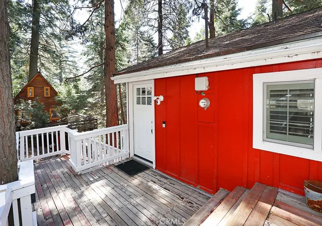 Photo 4 of Single family home for sale at 531 W Victoria Ct, Lake Arrowhead, CA 92352 | MLS# OC26053216 | Listing updated on 2026-09-15