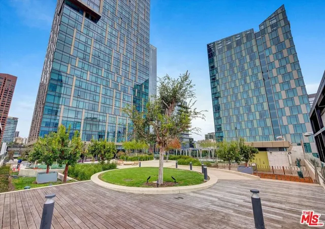 Photo 1 of Condo for sale at 889 Francisco St #911, Los Angeles, CA 90017 | MLS# 26664391 | Listing updated on 2026-09-15
