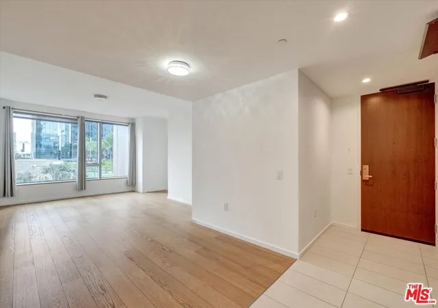 Photo 2 of Condo for sale at 889 Francisco St #911, Los Angeles, CA 90017 | MLS# 26664391 | Listing updated on 2026-09-15