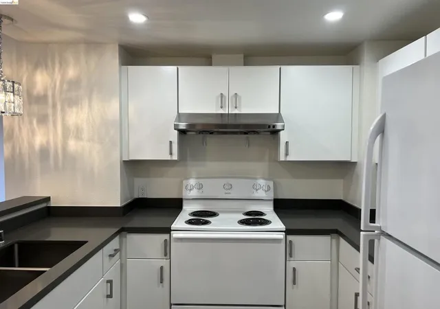Photo 3 of Condo for sale at 988 Franklin St #601, Oakland, CA 94607 | MLS# 41127199 | Listing updated on 2026-09-15