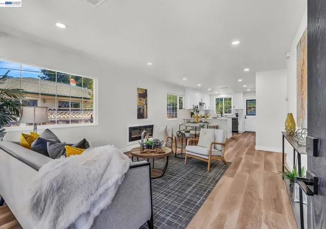Photo 4 of Single family home for sale at 4708 Portola Dr, Fremont, CA 94536 | MLS# 41127382 | Listing updated on 2026-09-30