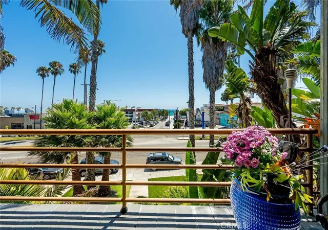 Photo 2 of Sale Pending at 3811 E Livingston Dr #1, Long Beach, CA 90803 | MLS# PW26052573 | Listing updated on 2026-09-14