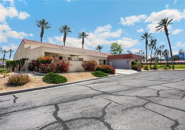 Listing Photo 4 - Condo for sale in building located at 41790 Resorter Blvd, Palm Desert, CA 92211