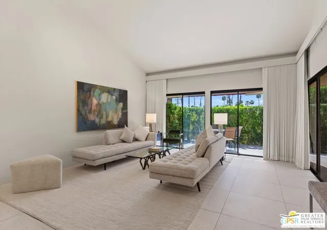 Listing Photo 5 - Condo for sale in building located at 200 E Racquet Clb Rd, Palm Springs, CA 92262 - Unit #8