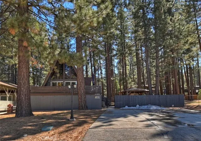 Photo 2 of Single family home for sale at 41959 Brownie, Big Bear Lake, CA 92315 | MLS# IG26060279 | Listing updated on 2026-09-27