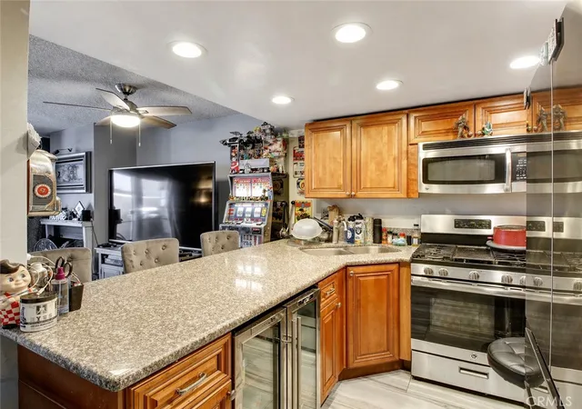 Listing Photo 4 - Condo for sale in building located at 1706 Puente Ave, Baldwin Park, CA 91706