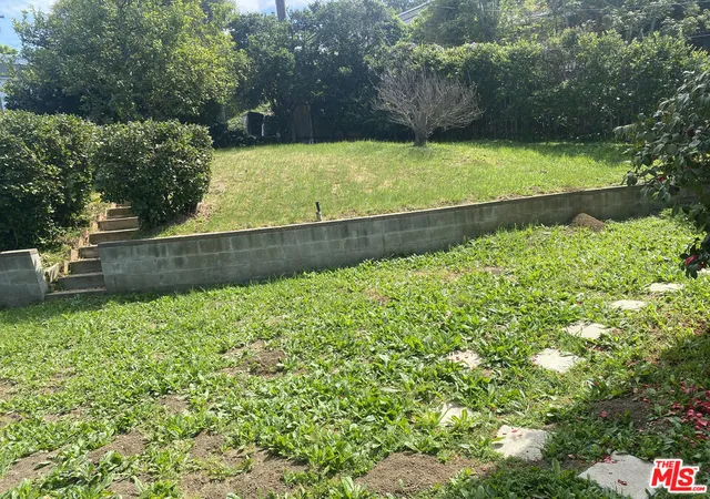 Photo 3 of Sale Pending at 3348 Bennett Dr, Los Angeles, CA 90068 | MLS# 26668065 | Listing updated on 2026-09-14