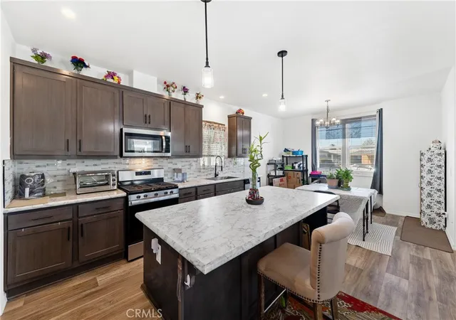 Photo 4 of Sale Pending at 2205 W Acacia Ave #163, Hemet, CA 92545 | MLS# SW26060973 | Listing updated on 2026-09-30
