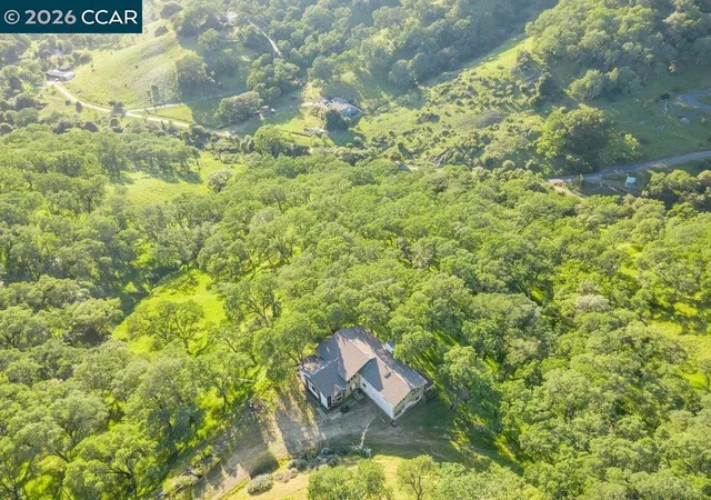 Photo 4 of Single family home for sale at 98 Oak Springs Dr, Napa, CA 94558 | MLS# 41128917 | Listing updated on 2026-09-15