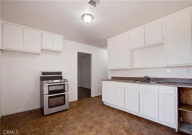 Listing Photo 4 - Condo for sale in building located at 16010 Olive, Hesperia, CA 92345