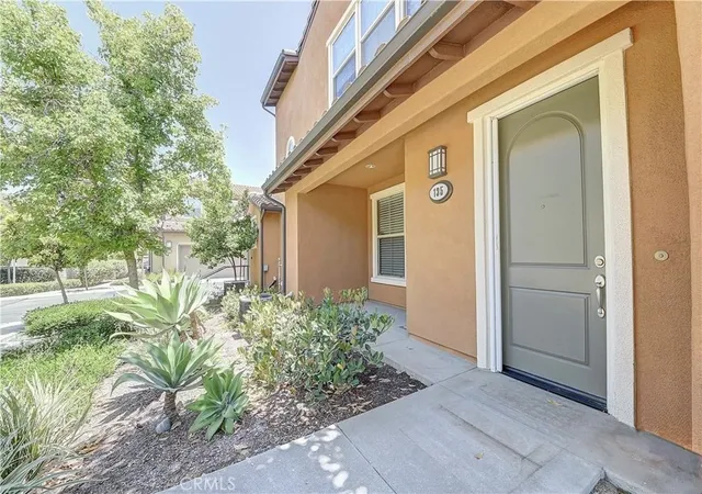 Photo 3 of Sale Pending at 135 Pathway, Irvine, CA 92618 | MLS# TR26069713 | Listing updated on 2026-09-14