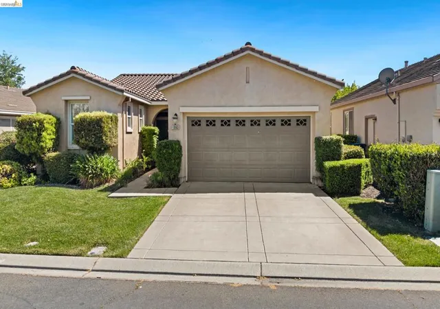 Photo 2 of Single family home for sale at 1063 Waterwood Dr, Rio Vista, CA 94571 | MLS# 41130047 | Listing updated on 2026-09-15