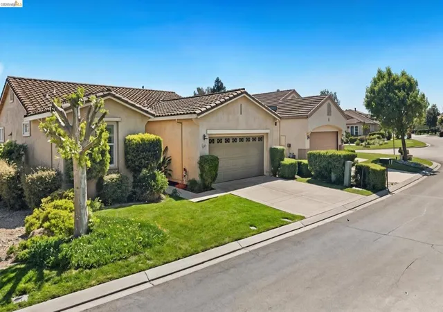 Photo 3 of Single family home for sale at 1063 Waterwood Dr, Rio Vista, CA 94571 | MLS# 41130047 | Listing updated on 2026-09-15