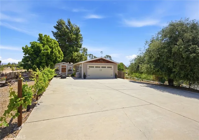 Photo 2 of Single family home for sale at 41714 Avenida De Anita, Temecula, CA 92592 | MLS# SW26075214 | Listing updated on 2026-10-06