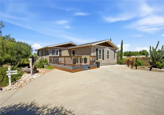 Photo 3 of Single family home for sale at 41714 Avenida De Anita, Temecula, CA 92592 | MLS# SW26075214 | Listing updated on 2026-10-06