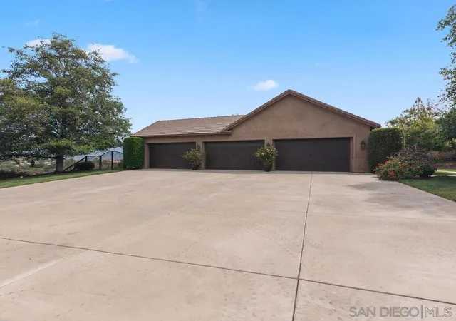 Photo 3 of Single family home for sale at 15256 Molly Anne Ct, Valley Center, CA 92082 | MLS# 260008318SD | Listing updated on 2026-09-14