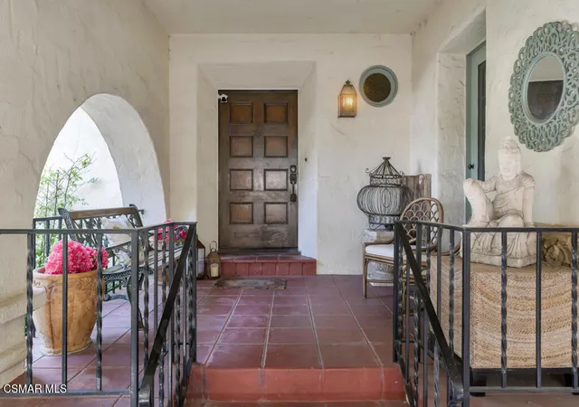 Photo 4 of Single family home for sale at 1234 N Everett St, Glendale, CA 91207 | MLS# 226001688 | Listing updated on 2026-10-05