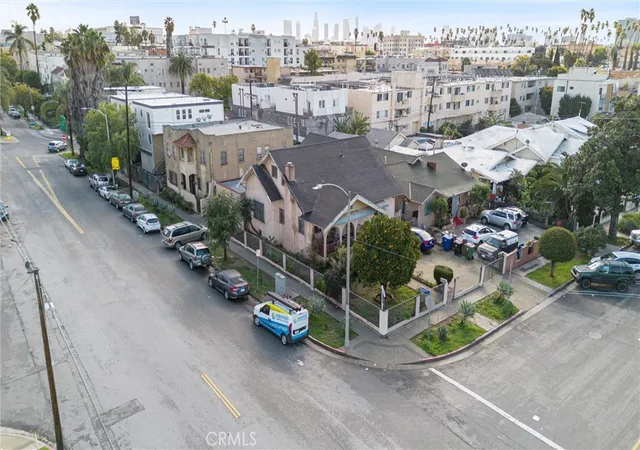 Photo 4 of House for sale at 4214 Rosewood, Los Angeles, CA 90004 | MLS# DW26079741 | Listing updated on 2026-09-15
