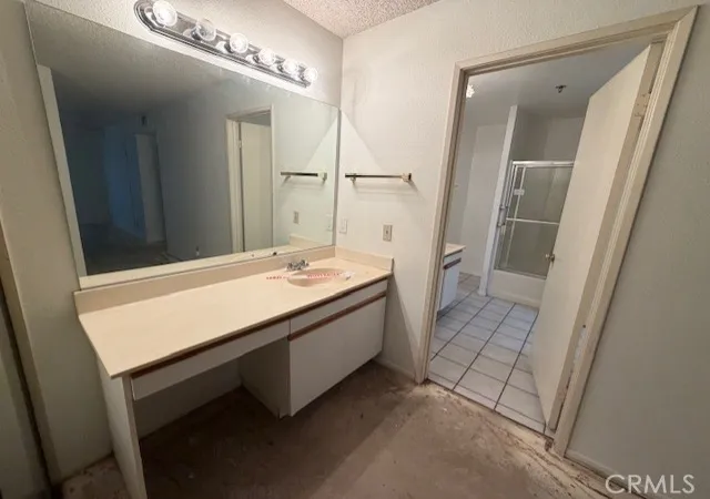 Listing Photo 5 - Condo for sale in building located at 200 E Racquet Clb Dr, Palm Springs, CA 92262 - Unit #35